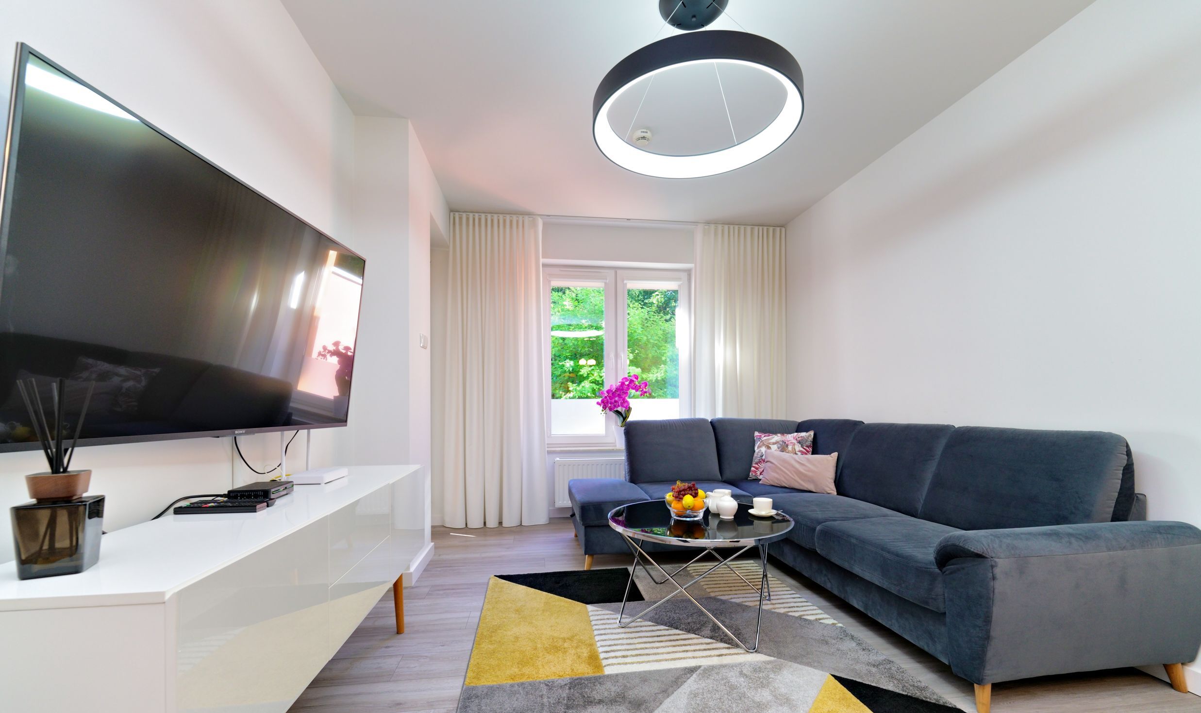 1 habitación, ropa de cama hipoalergénica y decoración personalizada 