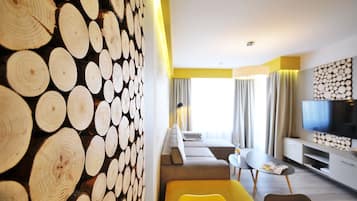 Classic-Apartment, 1 Schlafzimmer (D402) | Wohnzimmer | 42-Zoll-Flachbildfernseher mit Kabelempfang, Fernseher