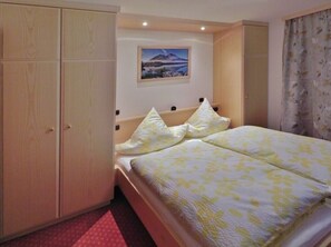 2 Schlafzimmer, Bügeleisen/Bügelbrett, Internetzugang, Bettwäsche