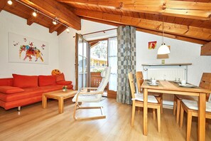 Fernseher, Tischtennisplatte