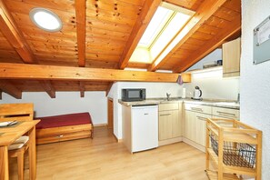 1 غرفة نوم وخدمة الإنترنت وملاءات أسرّة