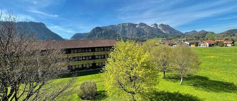 المنشأة من الخارج