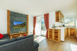 Fernseher, Tischtennisplatte