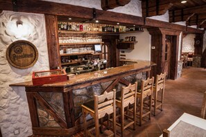 Bar (on property) - Hotel KATERAIN (Opava)