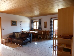 TV, table tennis - Ferienwohnung Heuberg (Brannenburg)