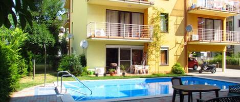 Seasonal outdoor pool