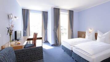 4 bedrooms, iron/ironing board, Internet, bed sheets