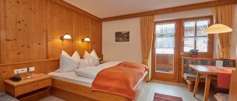 1 bedroom, internet, bed sheets