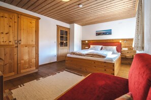 1 bedroom, Internet, bed sheets - Ferienwohnung "Wilder Kaiser" im Zuhäusl 72 qm mit drei Schlafzimmer und Balkon° (Sachrang)