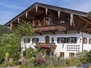 Exterior - Ferienwohnung "Wilder Kaiser" im Zuhäusl 72 qm mit drei Schlafzimmer und Balkon° (Sachrang)