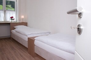 2 bedrooms, Internet, bed sheets