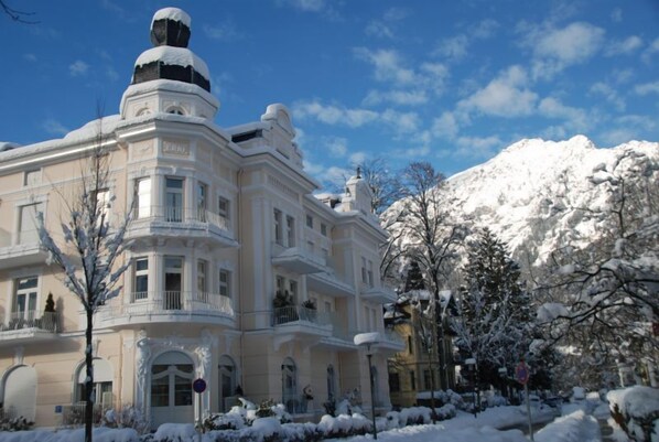 المنشأة من الخارج