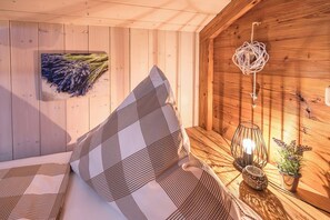 2 makuuhuonetta, silitysrauta/-lauta, internet, vuodevaatteet