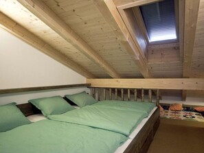 2 bedrooms, Internet, bed sheets