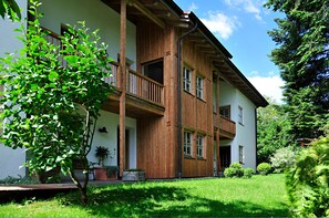 Exterior - Apartment Farrenpoint, 33 sqm, 1 to 2 persons, 1st floor, south-facing balcony (Bad Feilnbach)