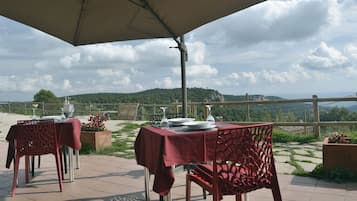 Lunch and dinner served, local cuisine