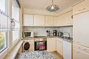 Frigorifero, microonde, forno, lavastoviglie