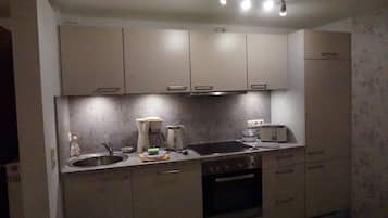 Geladeira, fogão, cooktop, lava-louças