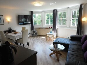 TV, DVD player