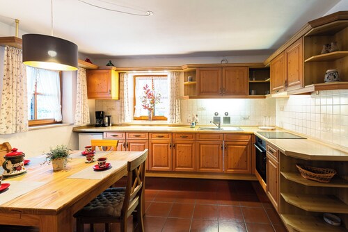 Ferienwohnung Nr. 4, 100 qm, 3 Schlafräume, Wohnzimmer, Küche, Dusche/WC, Balkon, Sat-TV, max. 5 Personen