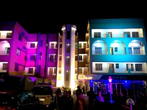 Mặt tiền nơi lưu trú