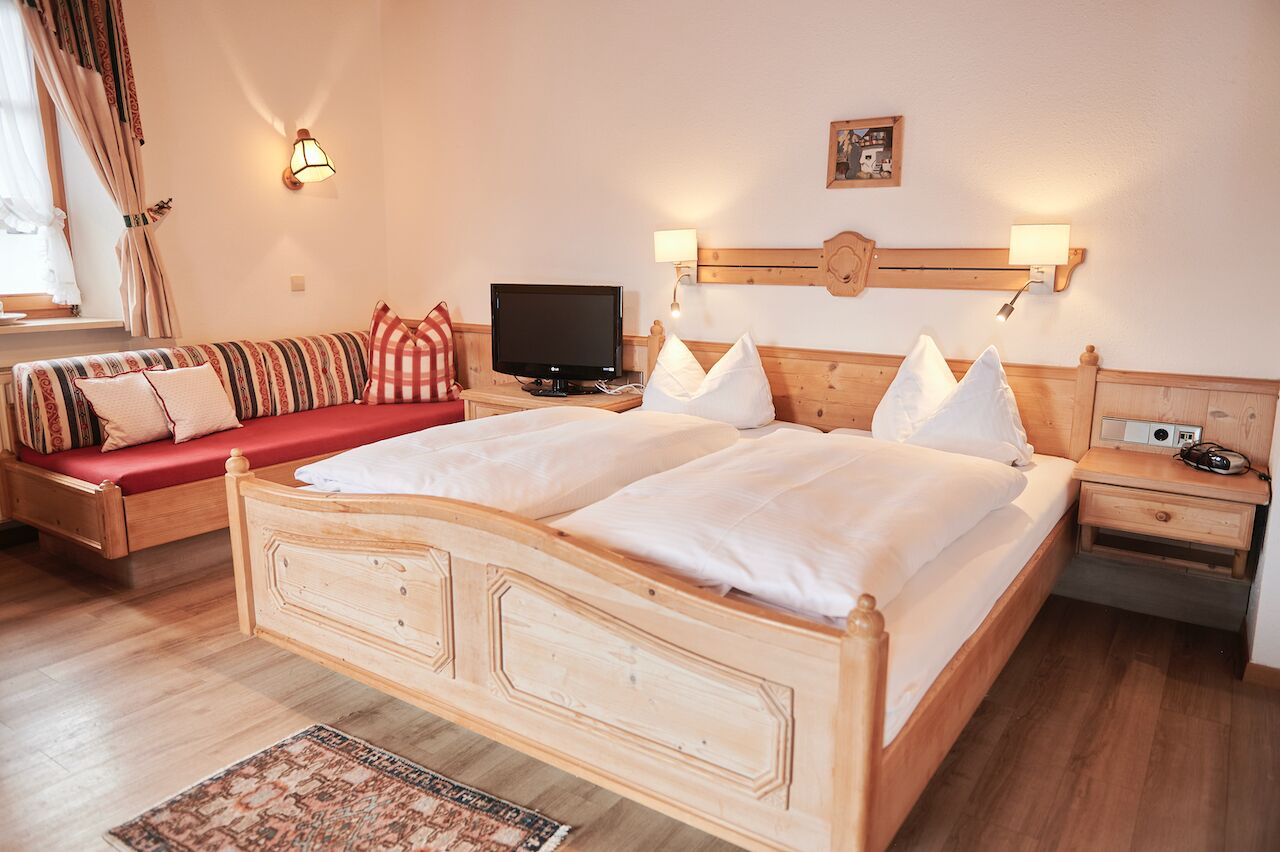 1 bedroom, iron/ironing board, Internet, bed sheets