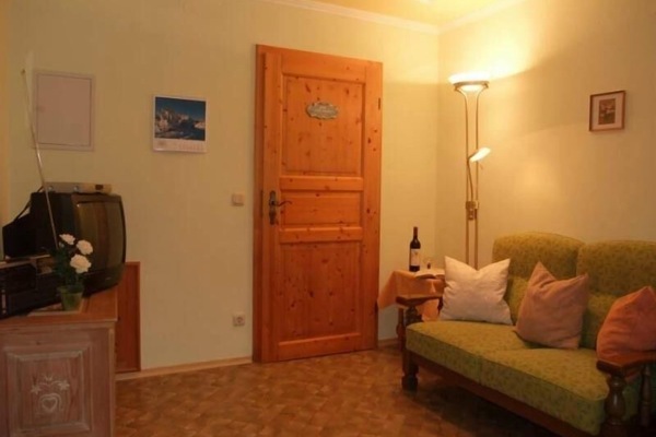 Ferienwohnung Jenner für 1-3 Pers., ca. 43 m², Schlafzimmer, Wohnküche, Balkon-Wohnstube Jenner