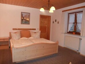 1 bedroom, internet, bed sheets