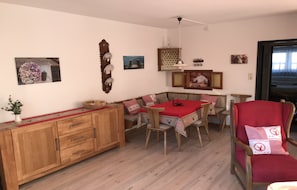 Dining - Ferienwohnung "Beste Laune" (Reit im Winkl)