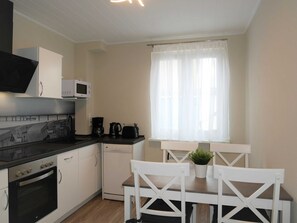 Fridge, microwave, oven, dishwasher - Vacation apartment by the Baltic Sea - Apartment Kapitän 3 (Zinnowitz)
