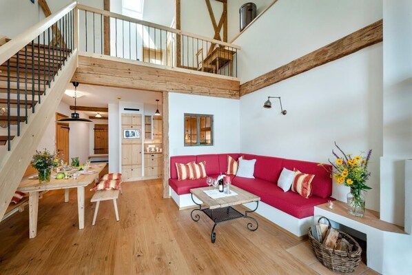 Télévision, table de tennis de table, chaîne hi-fi