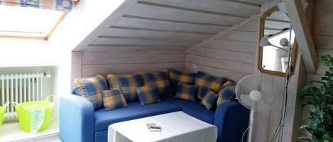 TV, tavolo da ping pong