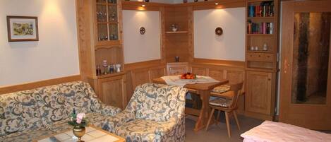 1 غرفة نوم وخدمة الإنترنت وملاءات أسرّة