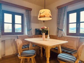 تناول الطعام