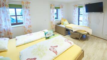 1 bedroom, internet, bed sheets, wheelchair access