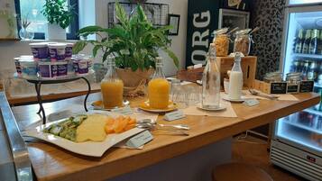 Daily buffet breakfast (EUR 20 per person)
