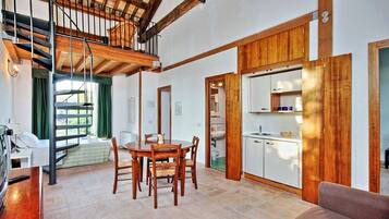 Studio | Living area | Flat-screen TV