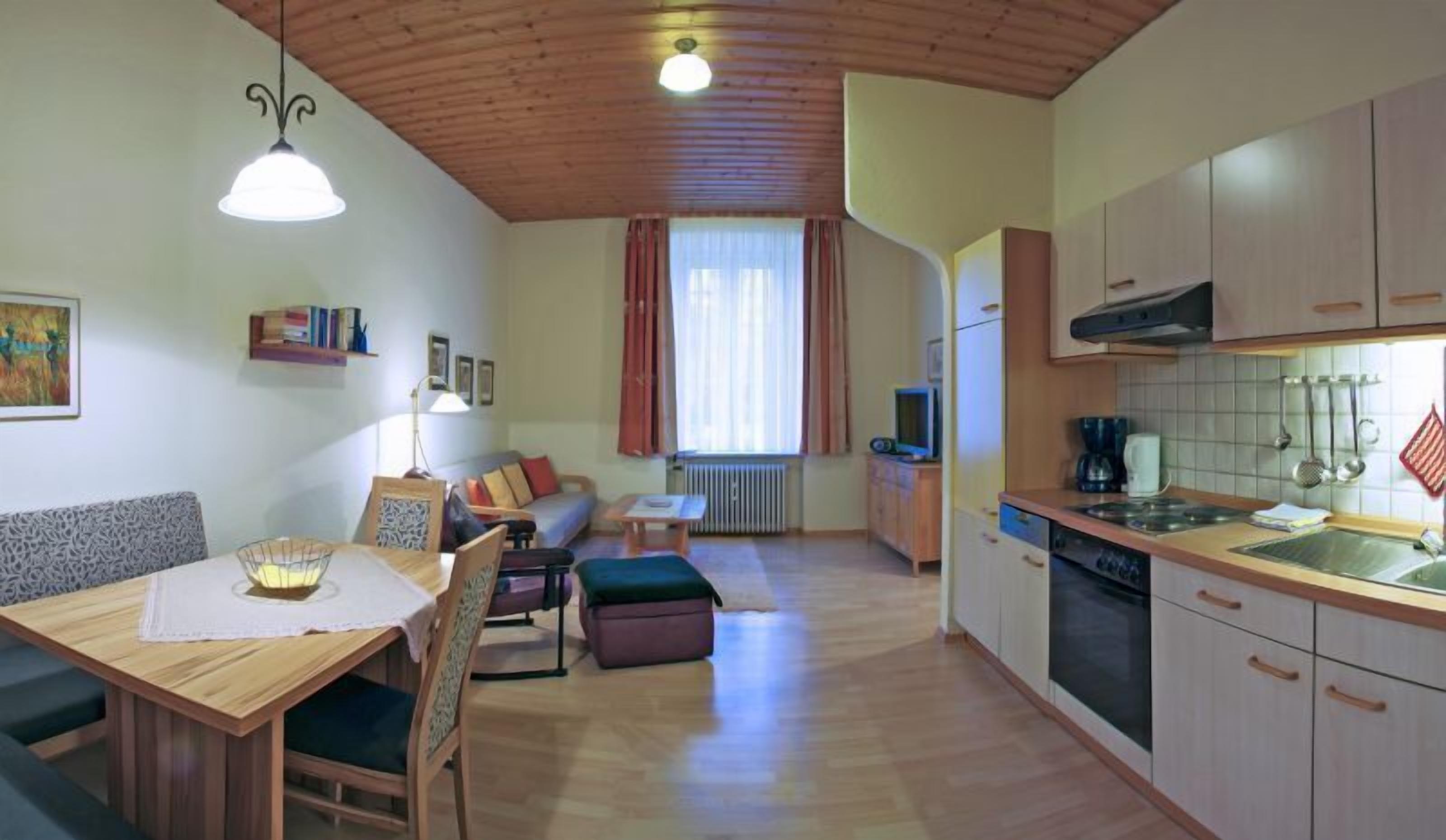 Kühlschrank, Ofen, Herdplatte, Geschirrspüler