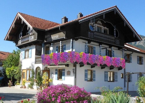 Ferienwohnung 2, 50 qm, bis 4 Personen, 2 Schlafzimmer, 3 Balkone, WLAN