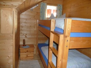 2 bedrooms, Internet, bed sheets