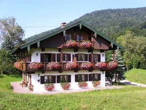 Exterior - Apartment 1, 48sqm, balcony, kitchenette, 1 bedroom, 1 living room, WLAN (Ruhpolding)