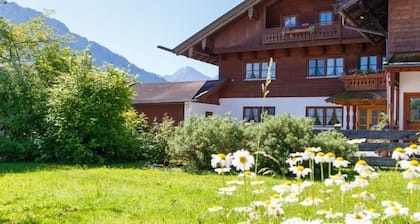 Huoneisto (43 neliömetriä), parveke, keittokomero, 1 makuuhuone ja 1 olohuone / makuuhuone, enintään 3 henkilöä