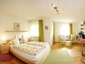 1 غرفة نوم وخدمة الإنترنت وملاءات أسرّة