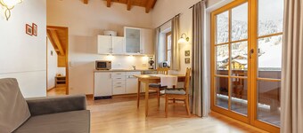 (5) Hausberg - 2-roms familie leilighet ca 45sqm, 1-4 personer, ekstra soverom, kjøkkenkrok, balkong