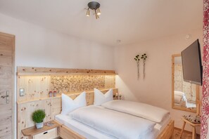 1 bedroom, Internet, bed sheets - Jasmin vacation apartment with south-facing terrace and mountain view (Ruhpolding)