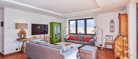 TV, fireplace, table tennis