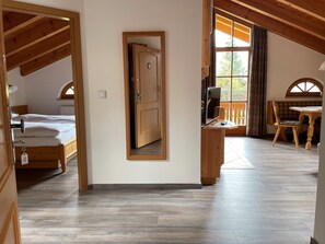 2 bedrooms, internet, bed sheets - 04 Apartment approx. 53 sqm with balcony and panoramic view (Reit im Winkl)