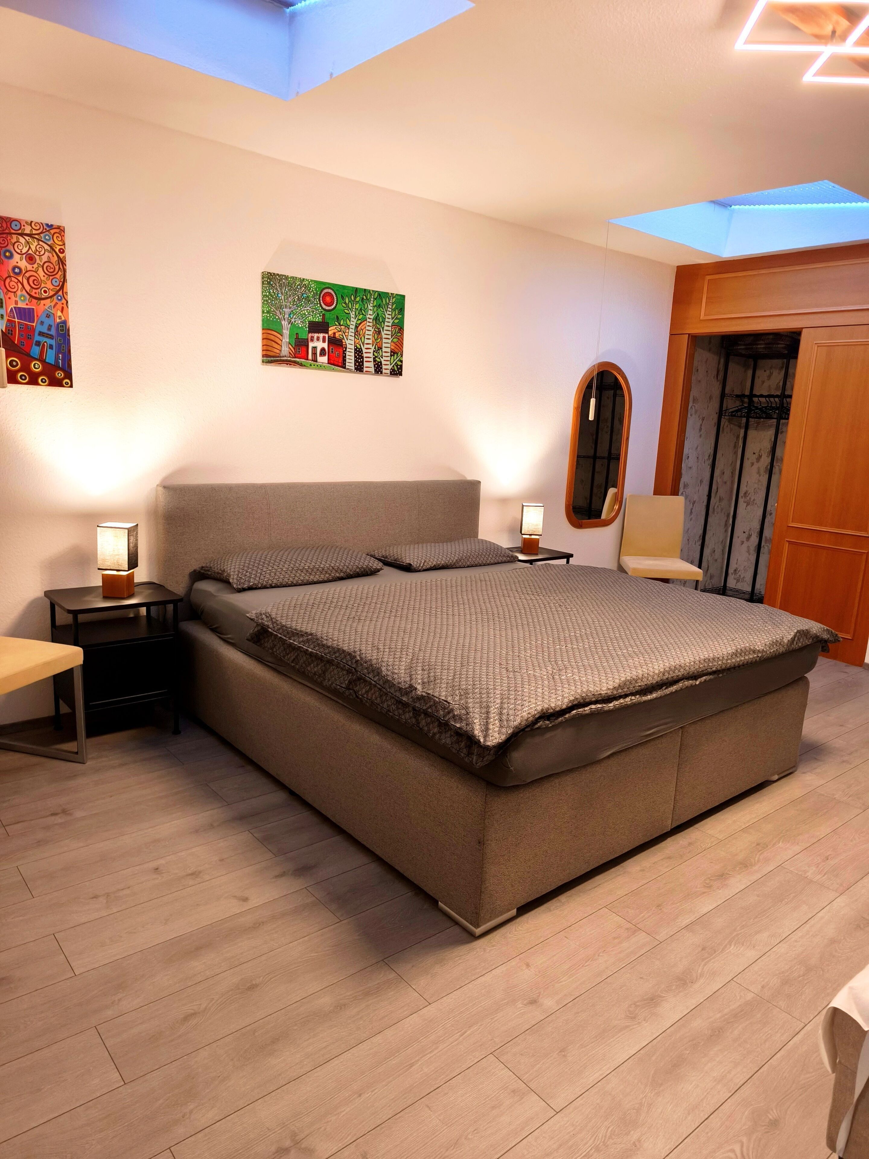1 bedroom, bed sheets