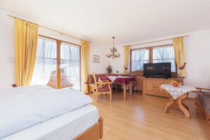 1 sovrum, internet och sängkläder