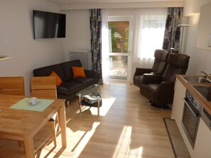 TV, table tennis - Krokus-Apartment für 2 Personen, separates Schlafzimmer, Terrasse,  46 m² (Inzell)